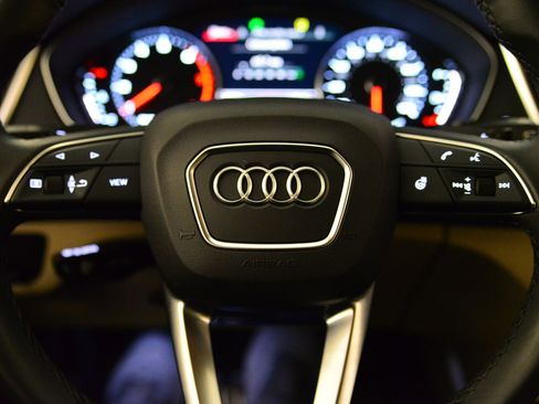 Certified 2024 Audi Q5 2.0T Premium w/ Convenience Package image 32