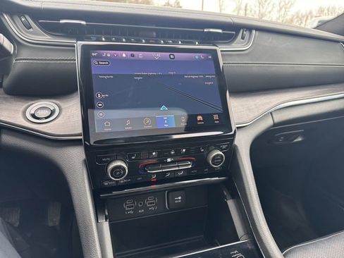 Used 2022 Jeep Grand Cherokee Overland image 24