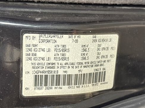 Used 2000 Chrysler Town & Country LX image 21