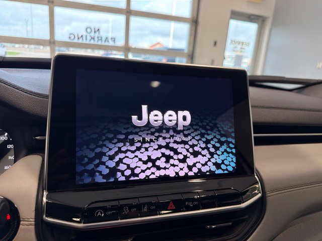 Used 2023 Jeep Compass Limited w/ Sun and Sound Group AWD/4WD image 23