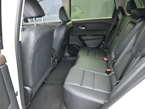 Used 2023 Nissan Rogue SL AWD/4WD image 11