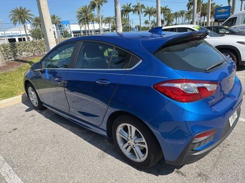 Used 2017 Chevrolet Cruze LT w/ Sun And Sound Package FWD image 4