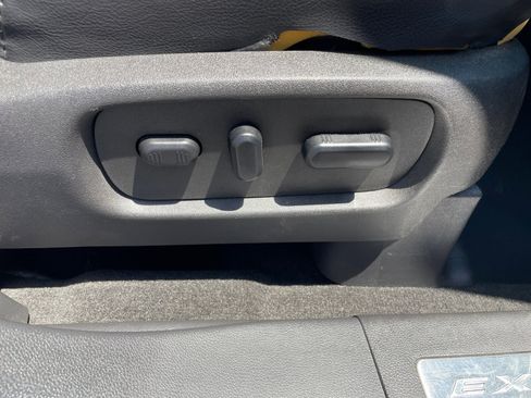 Used 2013 Ford Explorer Limited FWD image 32