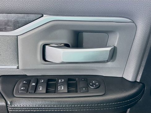 Used 2022 RAM 3500 Big Horn image 24