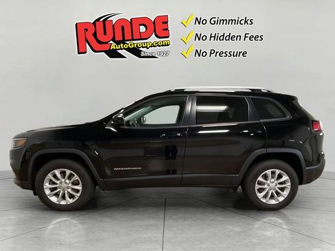 Used 2020 Jeep Cherokee Latitude w/ Cold Weather Group image 2