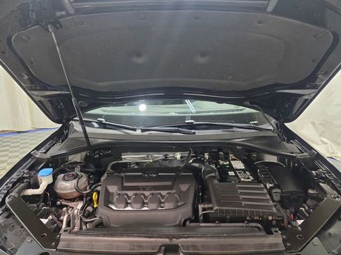 Certified 2023 Volkswagen Tiguan SE w/ Panoramic Sunroof Package image 38