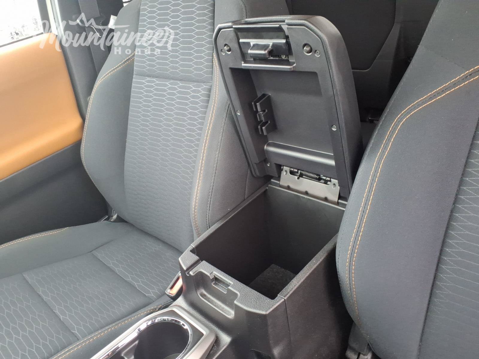 Used 2016 Toyota Tacoma SR5 RWD image 42