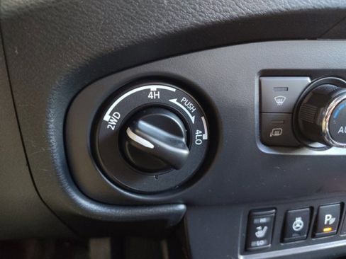 Used 2024 Nissan Frontier PRO-4X w/ Pro Premium Package image 26