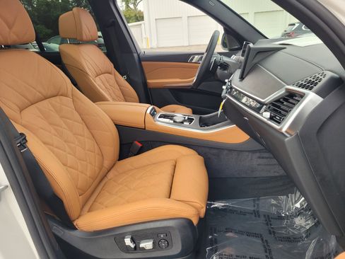 New 2026 BMW X5 sDrive40i image 17