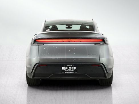 Used 2026 Tesla Model Y AWD image 4