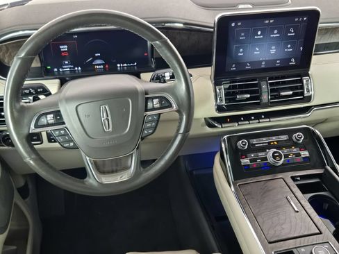 Used 2020 Lincoln Navigator Reserve w/ Luxury Package RWD image 29