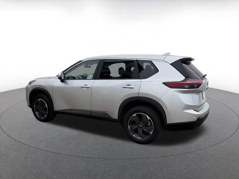 Used 2025 Nissan Rogue SV FWD image 10
