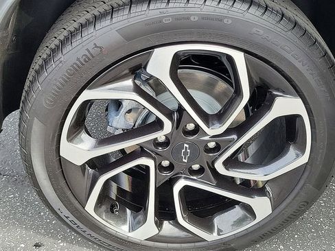 Used 2025 Chevrolet Trax RS w/ Driver Confidence Package image 26