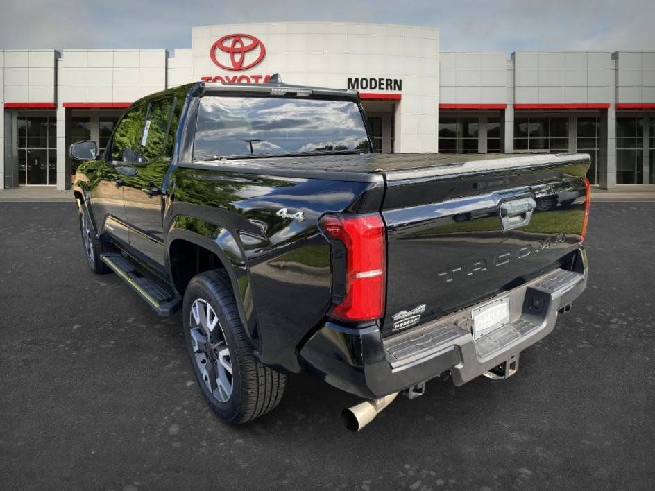 Certified 2025 Toyota Tacoma SR5 AWD/4WD image 8