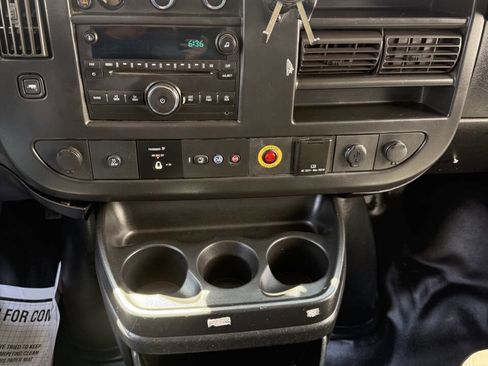 Used 2018 Chevrolet Express 2500 w/ Driver Convenience Package image 11