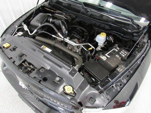 Used 2021 RAM 1500 Express AWD/4WD image 29
