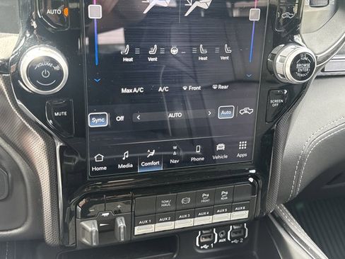 Used 2022 RAM 3500 Limited image 13