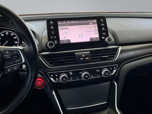 Used 2018 Honda Accord Touring image 9