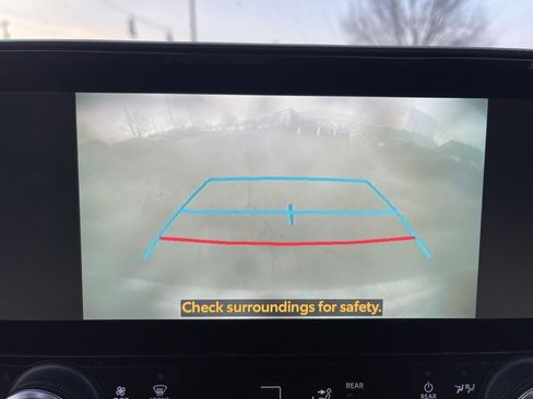 Used 2023 Toyota Highlander XSE image 10