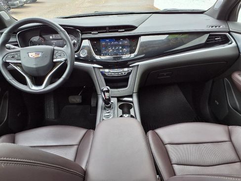 Used 2024 Cadillac XT6 Premium Luxury image 13