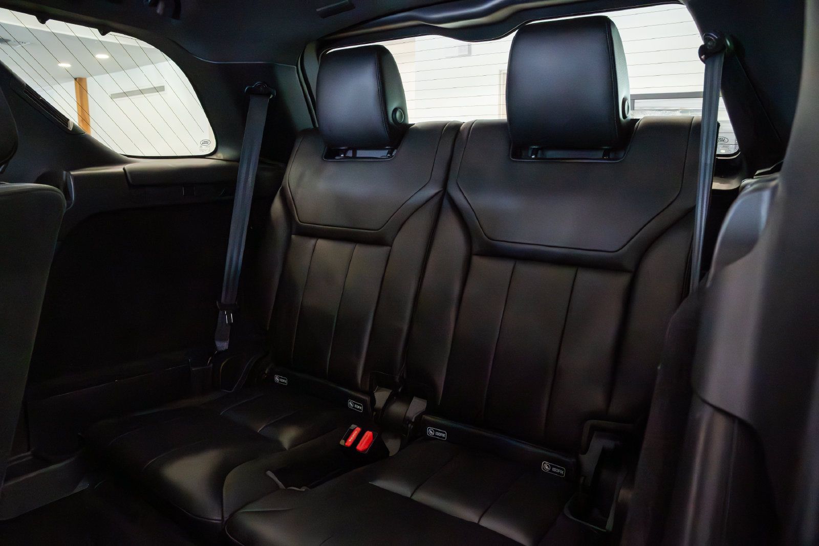 Used 2020 Land Rover Discovery Landmark AWD/4WD image 22