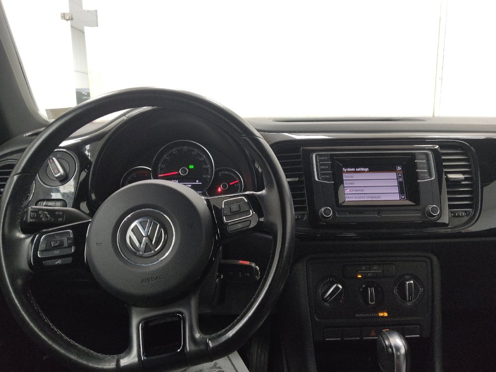 Used 2019 Volkswagen Beetle 2.0T S FWD image 22