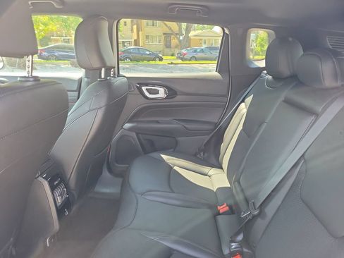 Used 2026 Jeep Compass Trailhawk w/ Sun, Sound & Navigation Group AWD/4WD image 9
