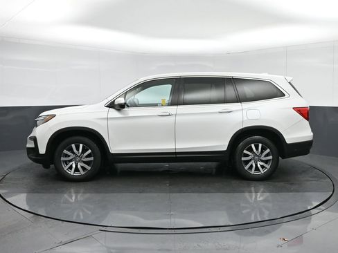Used 2020 Honda Pilot EX image 4