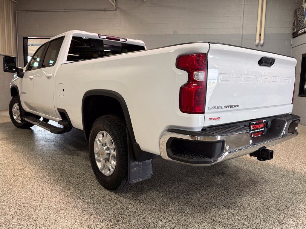 Used 2022 Chevrolet Silverado 3500 LT w/ True North Edition AWD/4WD image 4