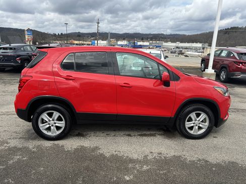 Used 2020 Chevrolet Trax LS w/ Tint and Cruise Package image 5