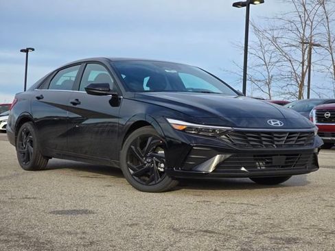 New 2026 Hyundai Elantra SEL Sport Premium FWD image 2