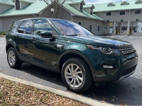 Used 2017 Land Rover Discovery Sport HSE image 11