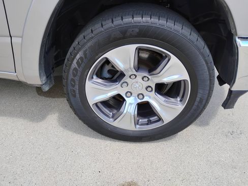 Used 2022 RAM 1500 Laramie AWD/4WD image 33