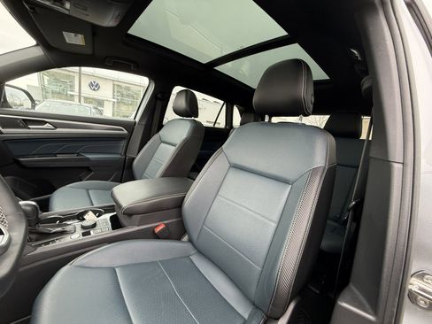 Used 2021 Volkswagen Atlas Cross Sport SEL image 11