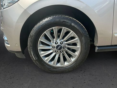 Used 2020 Lincoln Navigator 2WD image 13