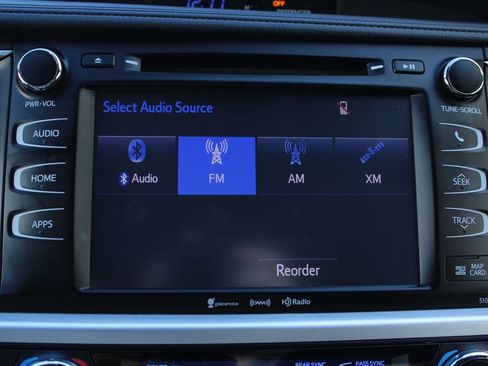 Used 2019 Toyota Highlander XLE image 17