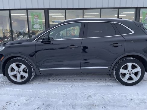 Used 2017 Lincoln MKC Premiere image 1