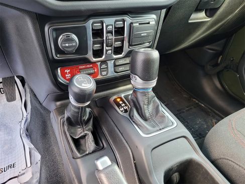 Used 2024 Jeep Wrangler Unlimited Rubicon image 20