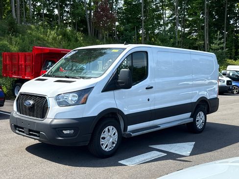 Used 2025 Ford Transit 250 Low Roof RWD image 3