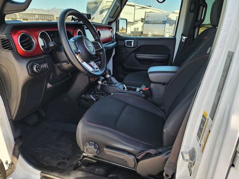 Used 2021 Jeep Gladiator Rubicon AWD/4WD image 18