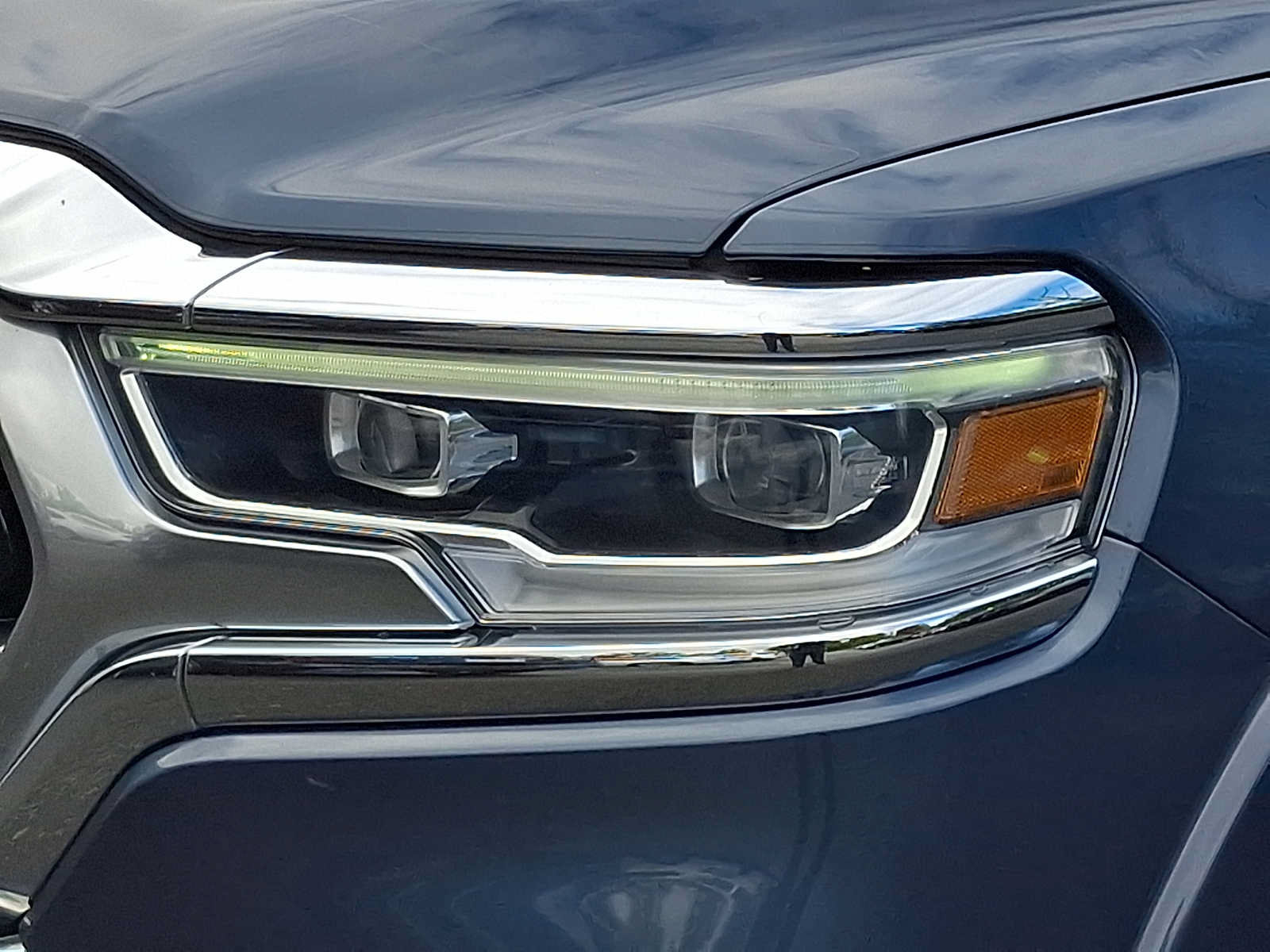 Used 2022 RAM 1500 Limited AWD/4WD image 9
