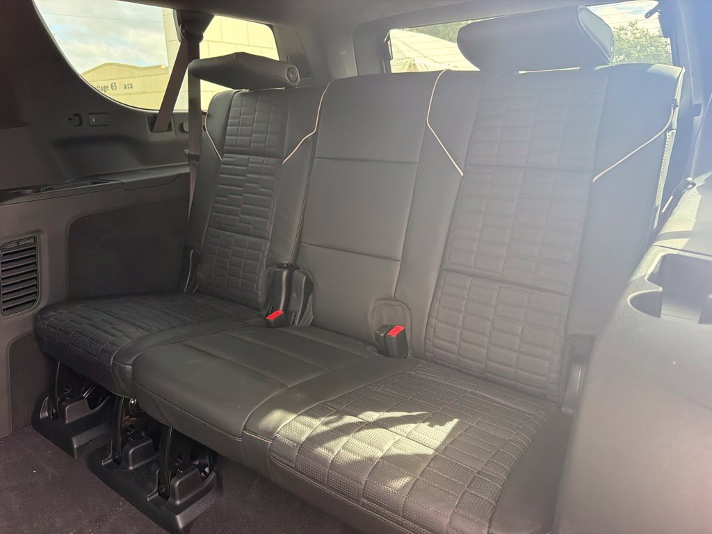 Used 2026 Cadillac Escalade ESV V w/ LPO, ONYX Package AWD/4WD image 17