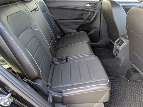 Used 2023 Volkswagen Tiguan SEL R-Line image 14