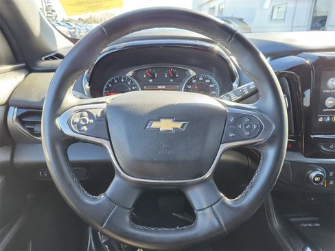 Used 2023 Chevrolet Traverse LT image 28