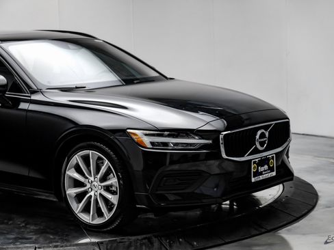 Used 2020 Volvo V60 T5 Momentum w/ Protection Package Premier image 23