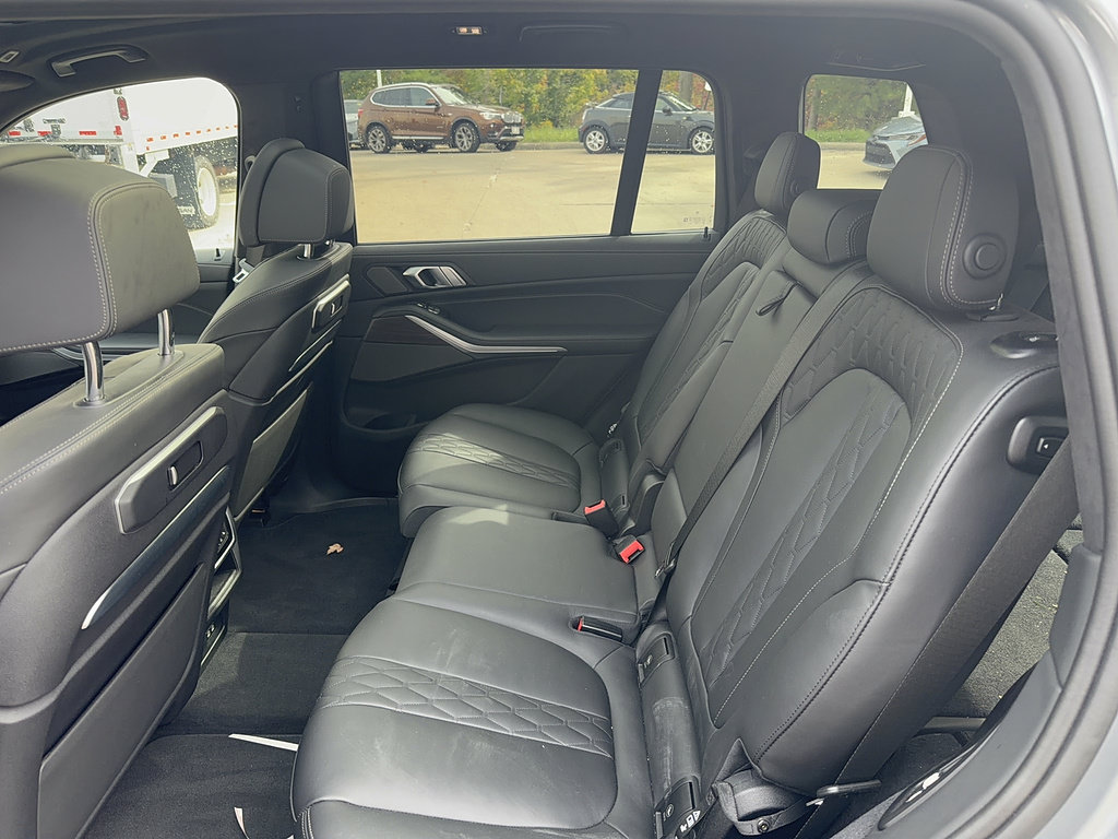 Used 2024 BMW X7 M60i w/ Climate Comfort Package AWD/4WD image 4