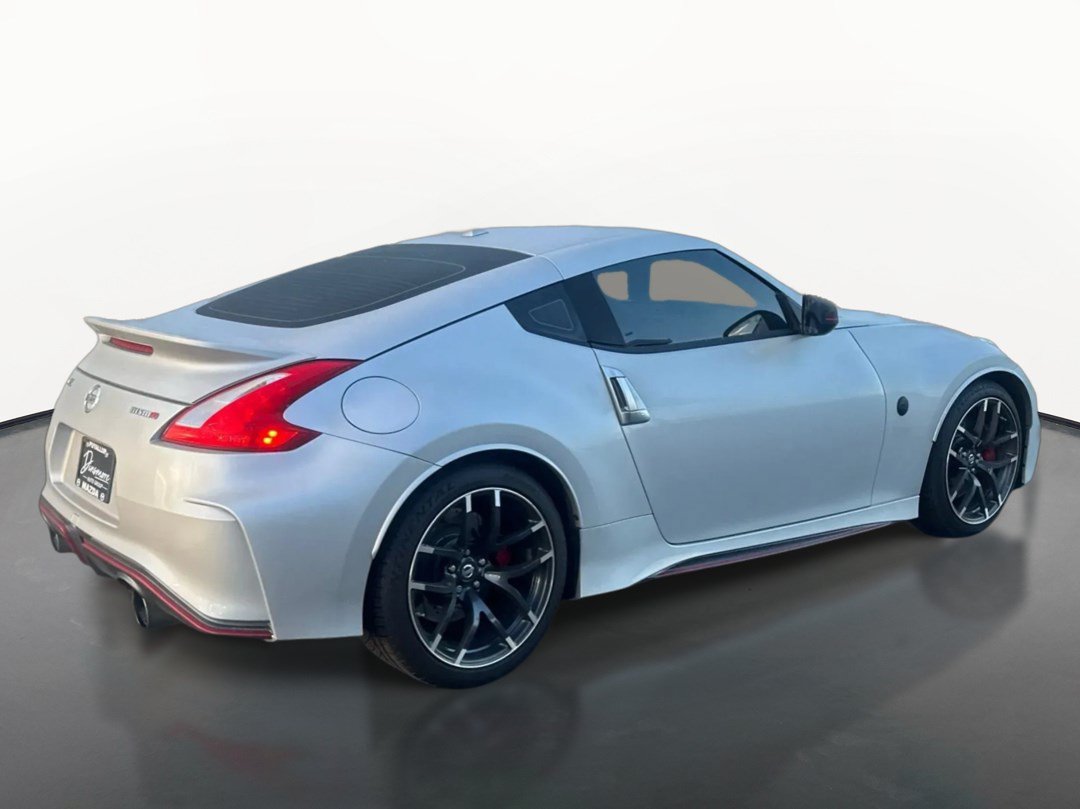 Used 2016 Nissan 370Z NISMO RWD image 3