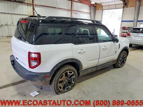 Used 2024 Ford Bronco Sport Outer Banks w/ Tech Package AWD/4WD image 2
