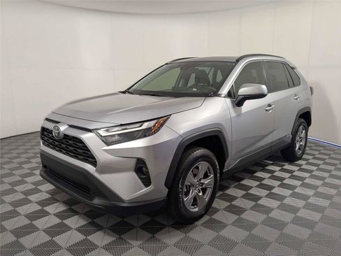 Used 2025 Toyota RAV4 XLE w/ Convenience Package image 2