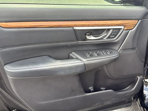 Used 2017 Honda CR-V Touring image 10